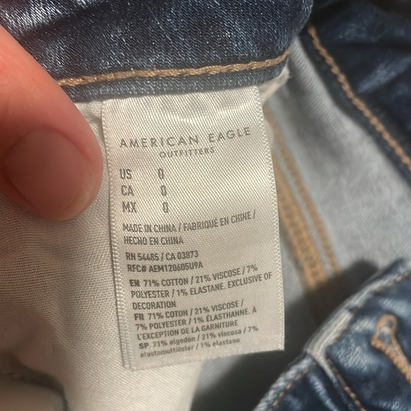 American eagle Jean shorts. Size 0. - Picture 3 of 4